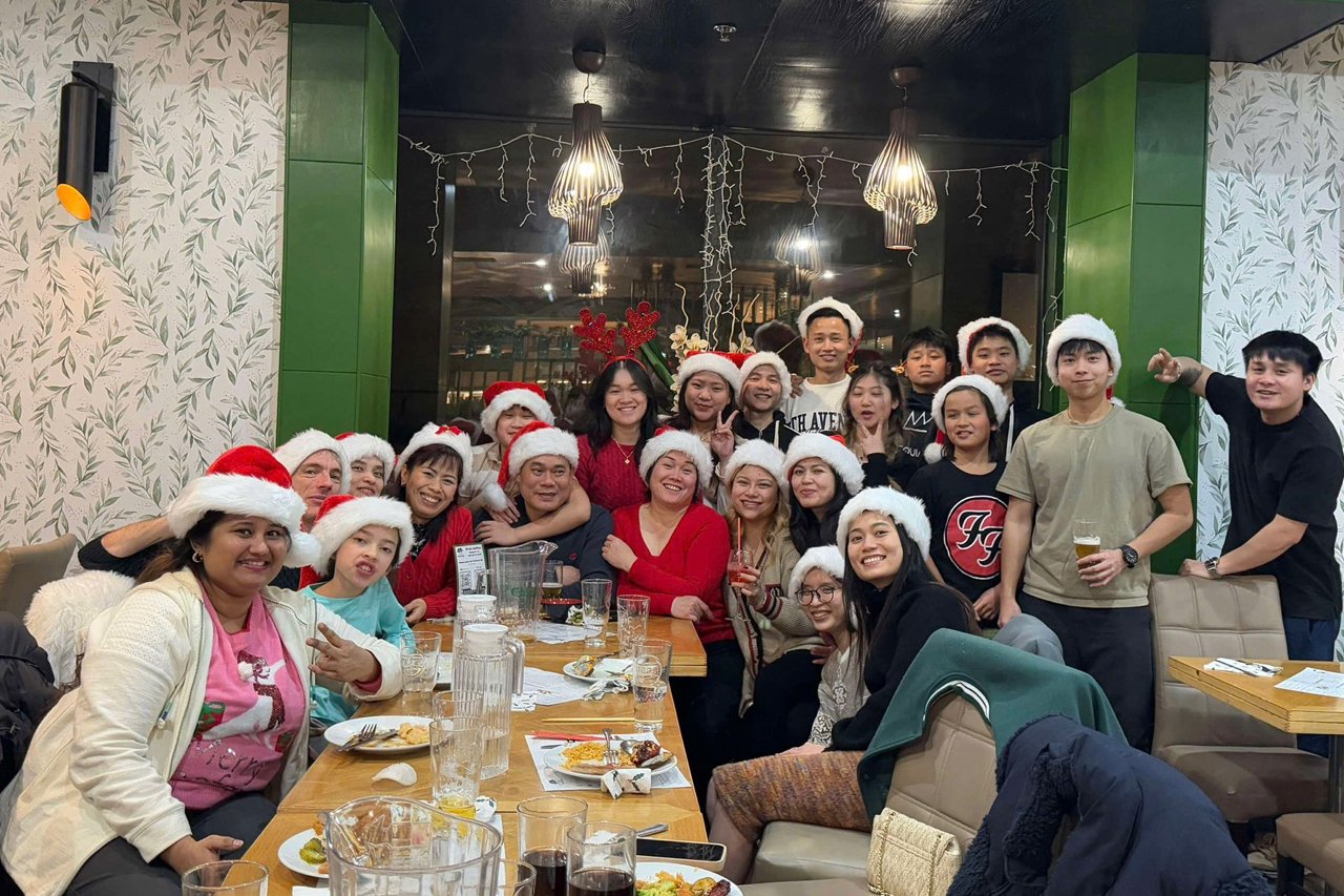 Trần Thúy Hằng: Làm ăn thành công, nuôi hai con học giỏi ở York