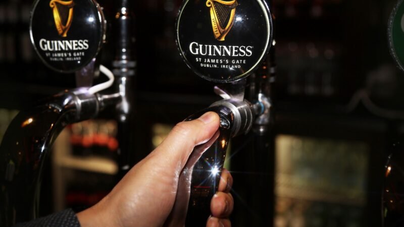 Ký sự: Đêm Dublin uống ly Guinness và nghe sự tích khởi nghiệp bằng bia