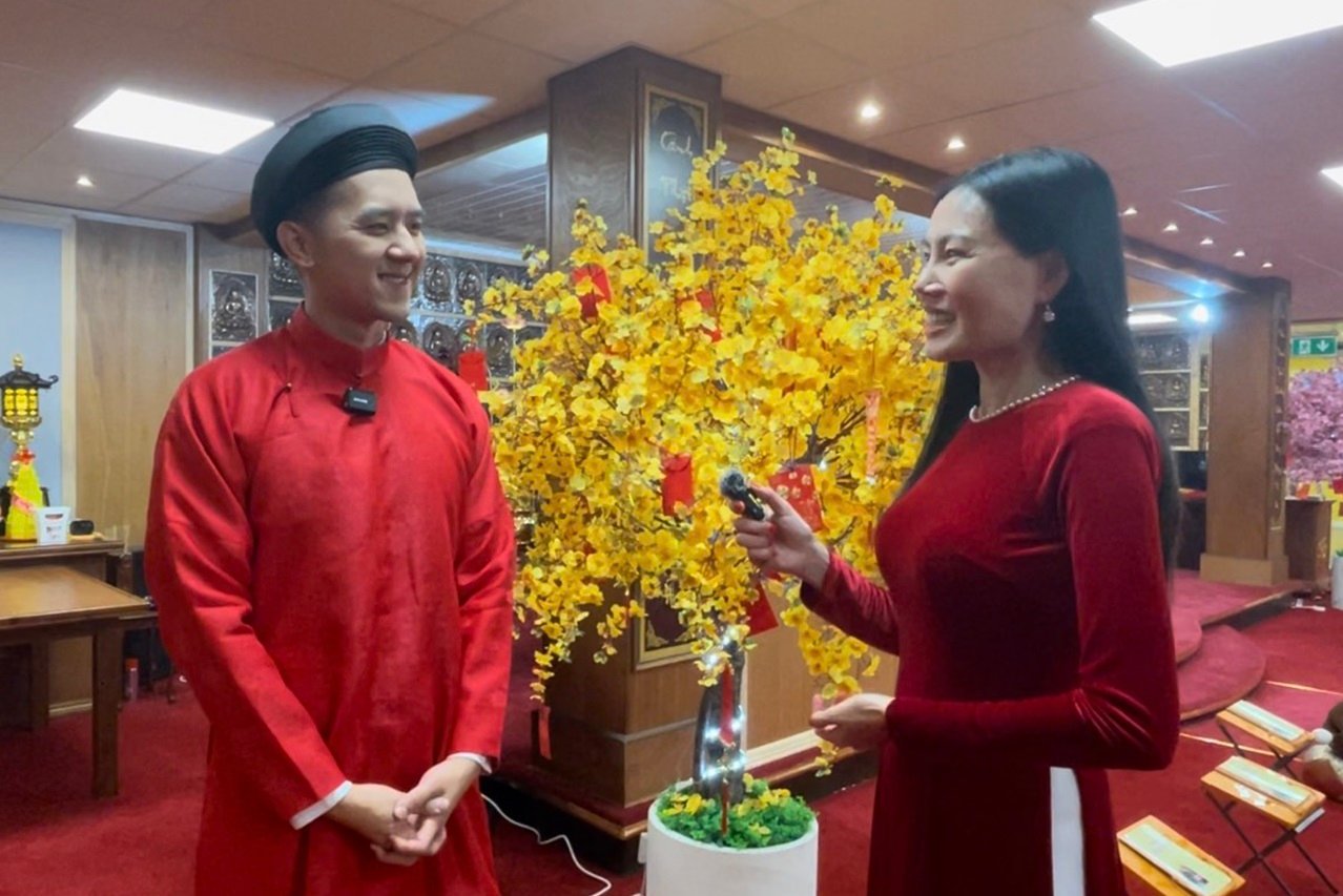 Jimmy Nhựt Hà nói về ca khúc yêu thích và áo dài nam truyền thống Việt