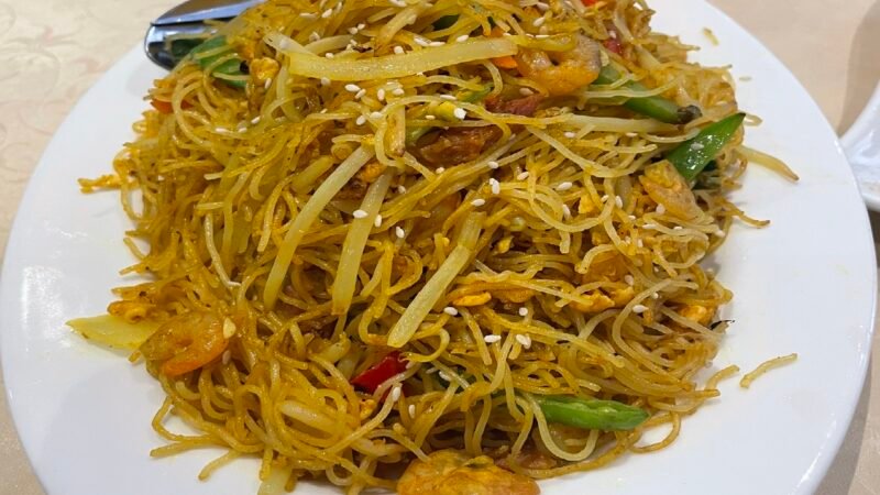 Lạm phát ở Anh giảm xuống 3%, bớp áp lực chi tiêu hộ gia đình