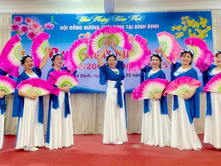 Thăm lại cố hương