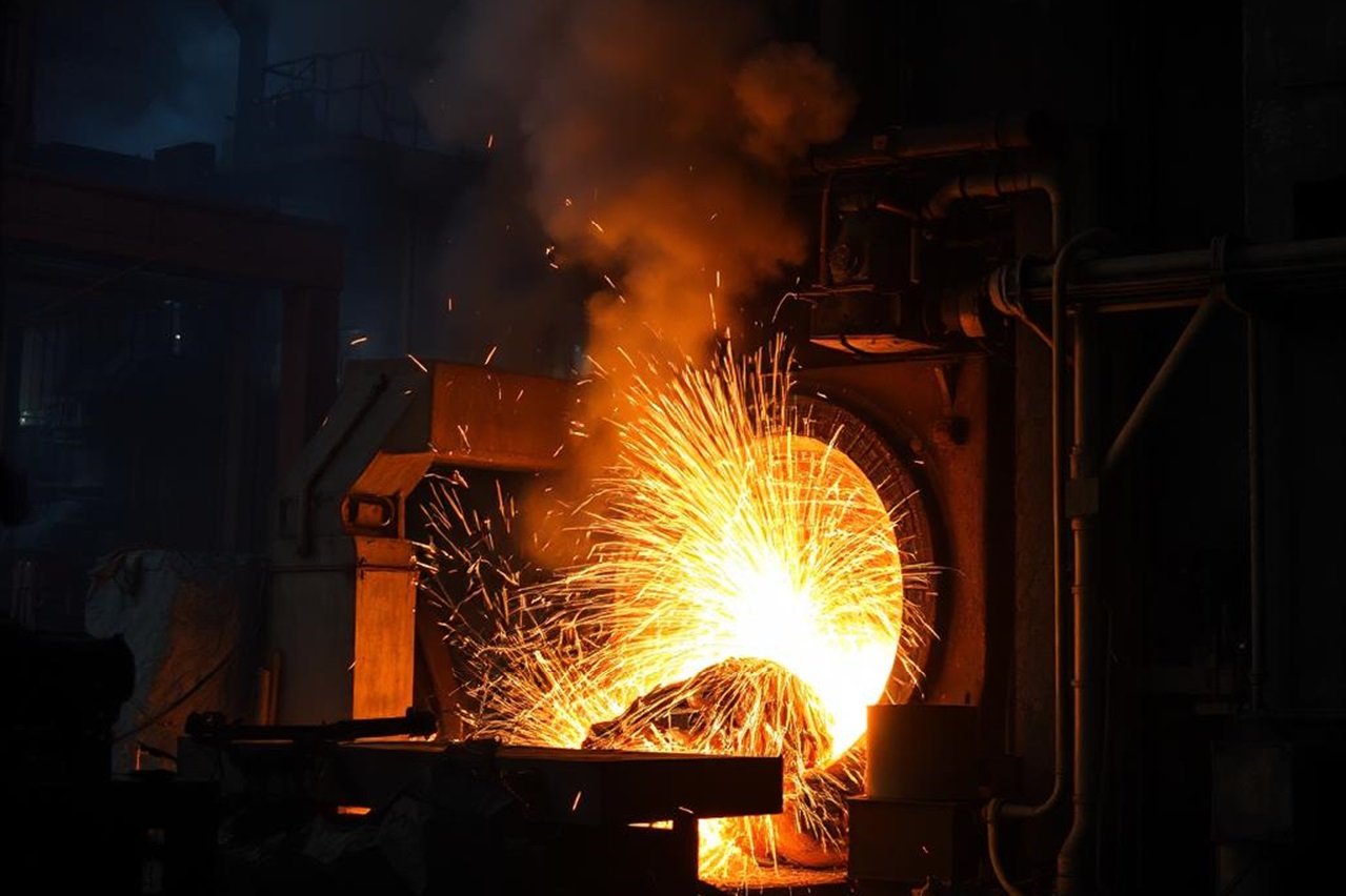 Anh giành quyền kiểm soát nhà máy thép British Steel từ tay công ty TQ