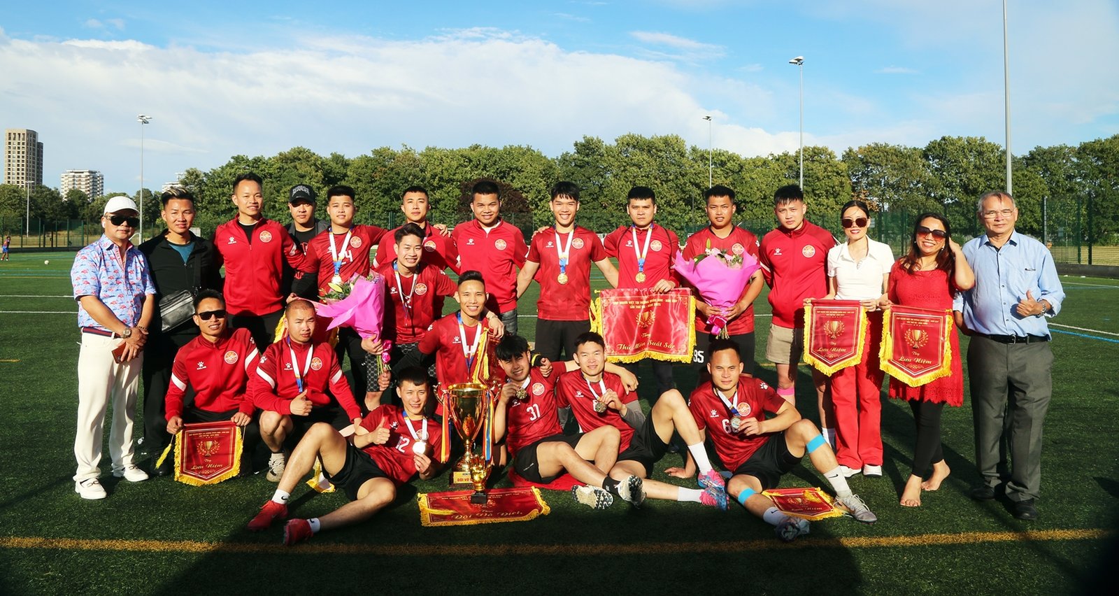 Hình ảnh giải bóng đá “Nón Cup”lần thứ VII năm 2025 của người Việt Nam tại London,Vương quốc Anh