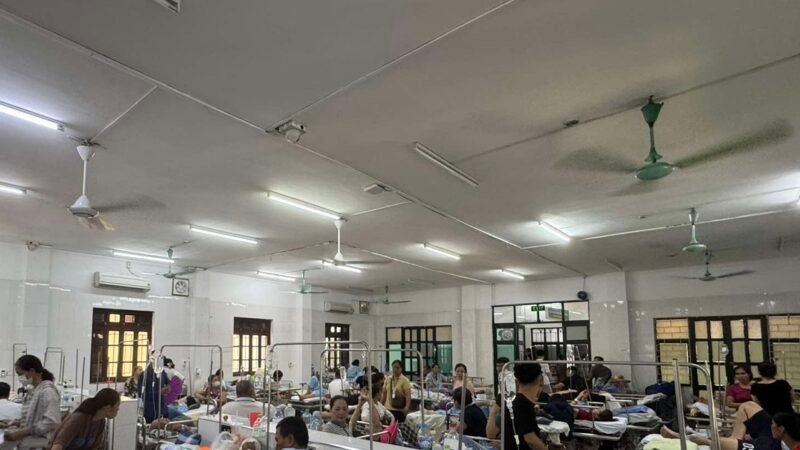 Miền Bắc VN nắng nóng khiến nguy cơ sốc nhiệt, thậm chí đột quỵ tăng lên