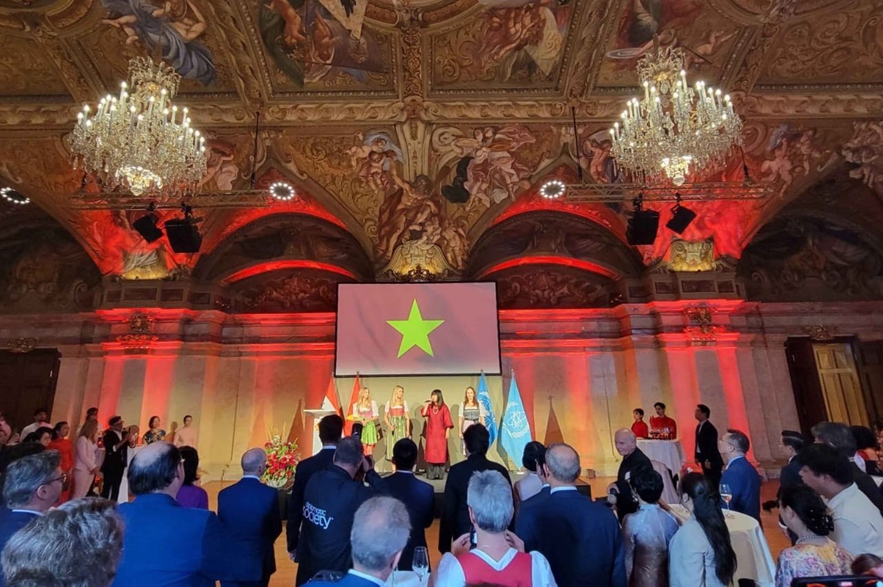 Di dân Việt Nam ở Anh và EU: Nghịch lý hội nhập và cơ hội trở về quê hương-Bài 2