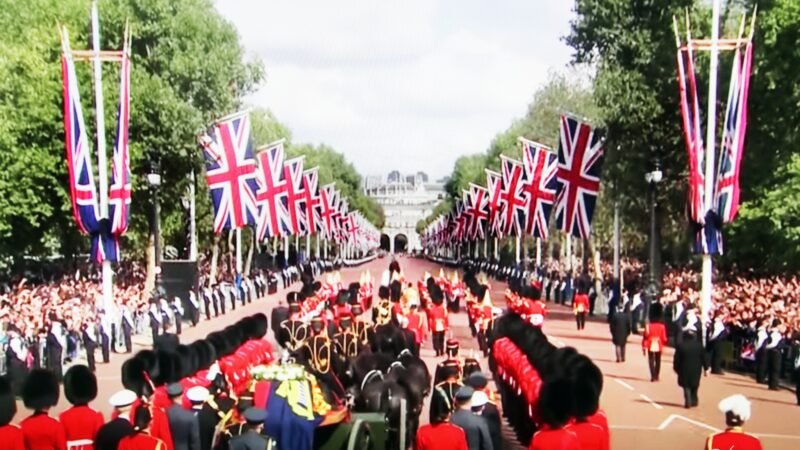 Thương tiếc Nữ Hoàng Anh Elizabeth II