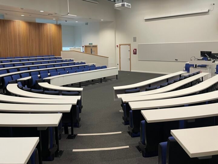 Sinh viên Trung Quốc chiếm 2/5 số sinh viên nước ngoài ở các ĐH hàng đầu của Anh