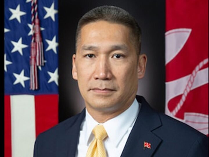 Người vác đá xây nhịp cầu dân tộc