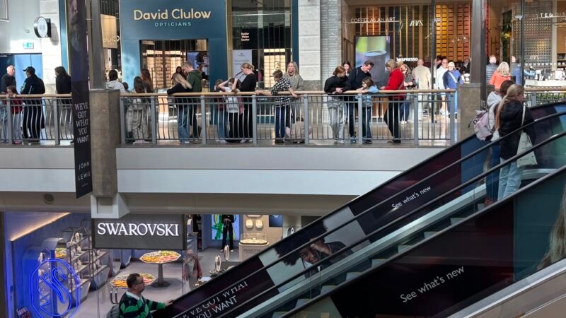 Kinh tế Anh yếu tạo nguy cơ tăng thuế và lãi suất ngân hàng không giảm dưới 4%?