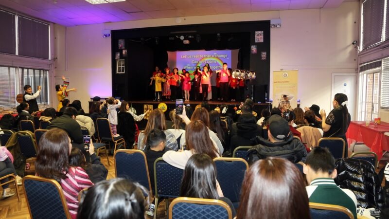 Chương trình ca múa nhạc ấm áp tình người của Seeds of love foundation tại London