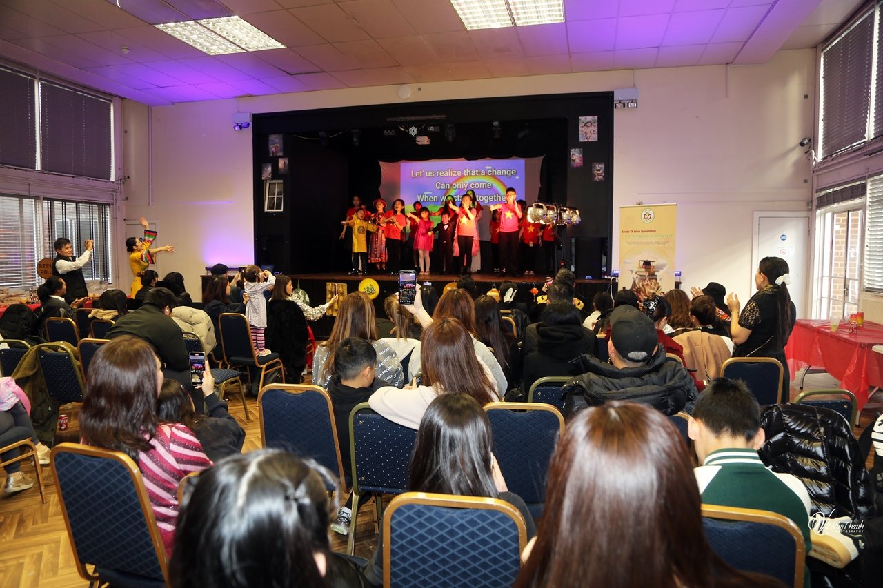 Chương trình ca múa nhạc ấm áp tình người của Seeds of love foundation tại London