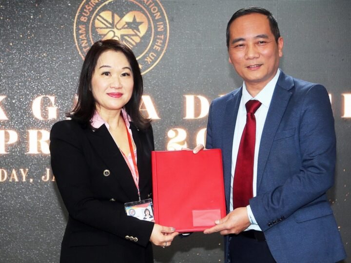 Gala Dinner mừng Xuân 2026 của VBUK diễn ra đầm ấm tại ExCel, London