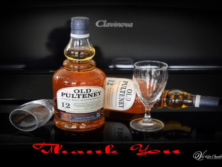 Nâng ly chúc phúc