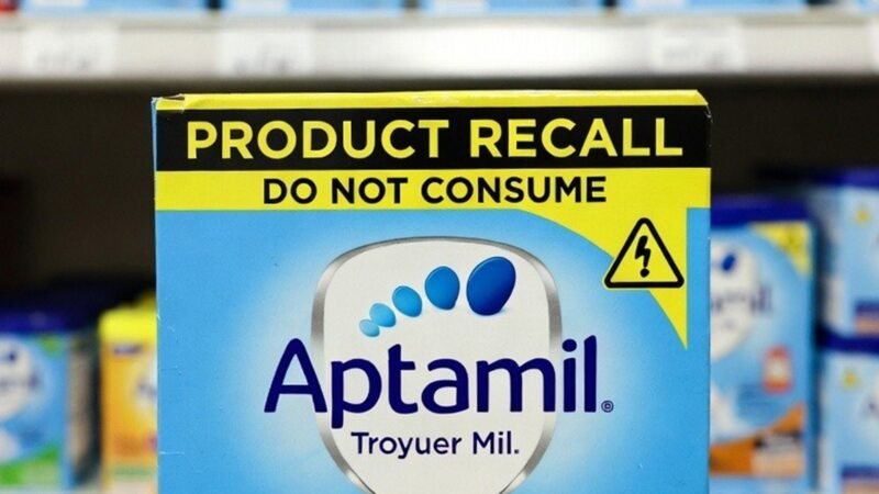 Anh: Danone và Nestlé tiếp tục thu hồi một số lô sữa vì độc tố cereulide