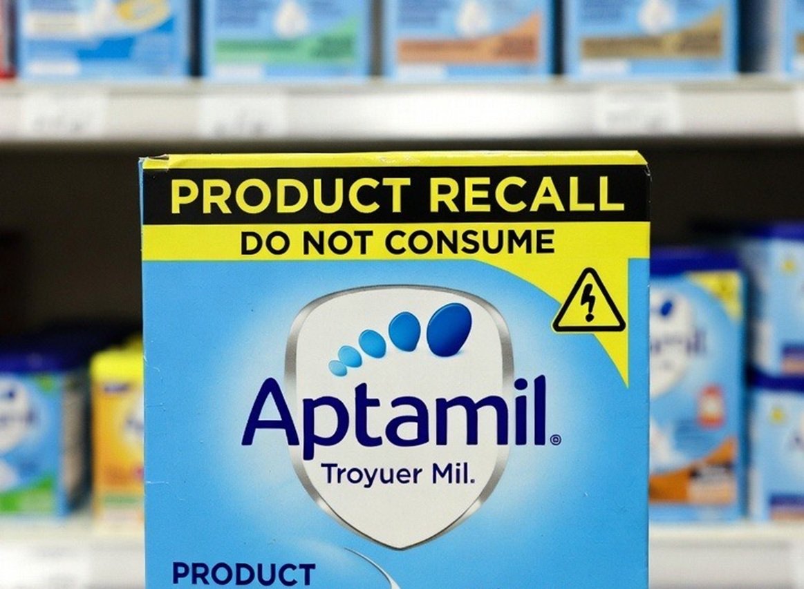 Anh: Danone và Nestlé tiếp tục thu hồi một số lô sữa vì độc tố cereulide