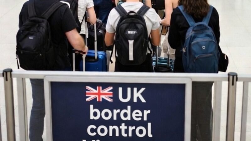 Xuất nhập cảnh: Anh quốc sẽ chuyển toàn bộ sang eVisa từ 25/02/2026