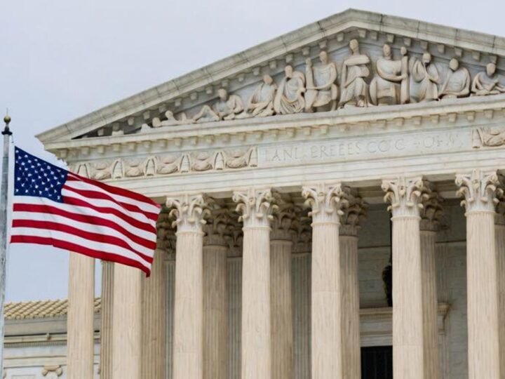 Bị Tối cao Pháp viện bác bỏ ‘thuế quan toàn cầu’, Tổng thống Trump nói sẽ áp thuế mới 10%