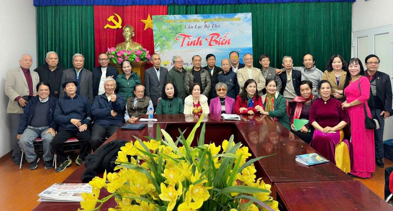 Tình Biển hoa Phượng đỏ