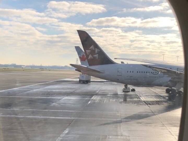 Chiến sự Trung Đông lan rộng: Hàng nghìn chuyến bay bị hủy và trì hoãn