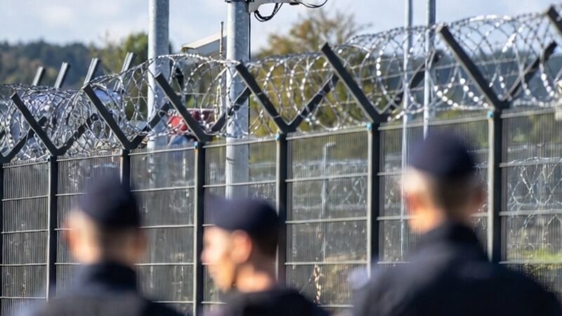 Di dân: Thụy Điển muốn ra luật ‘sống thành thật’ để tước quyền cư trú