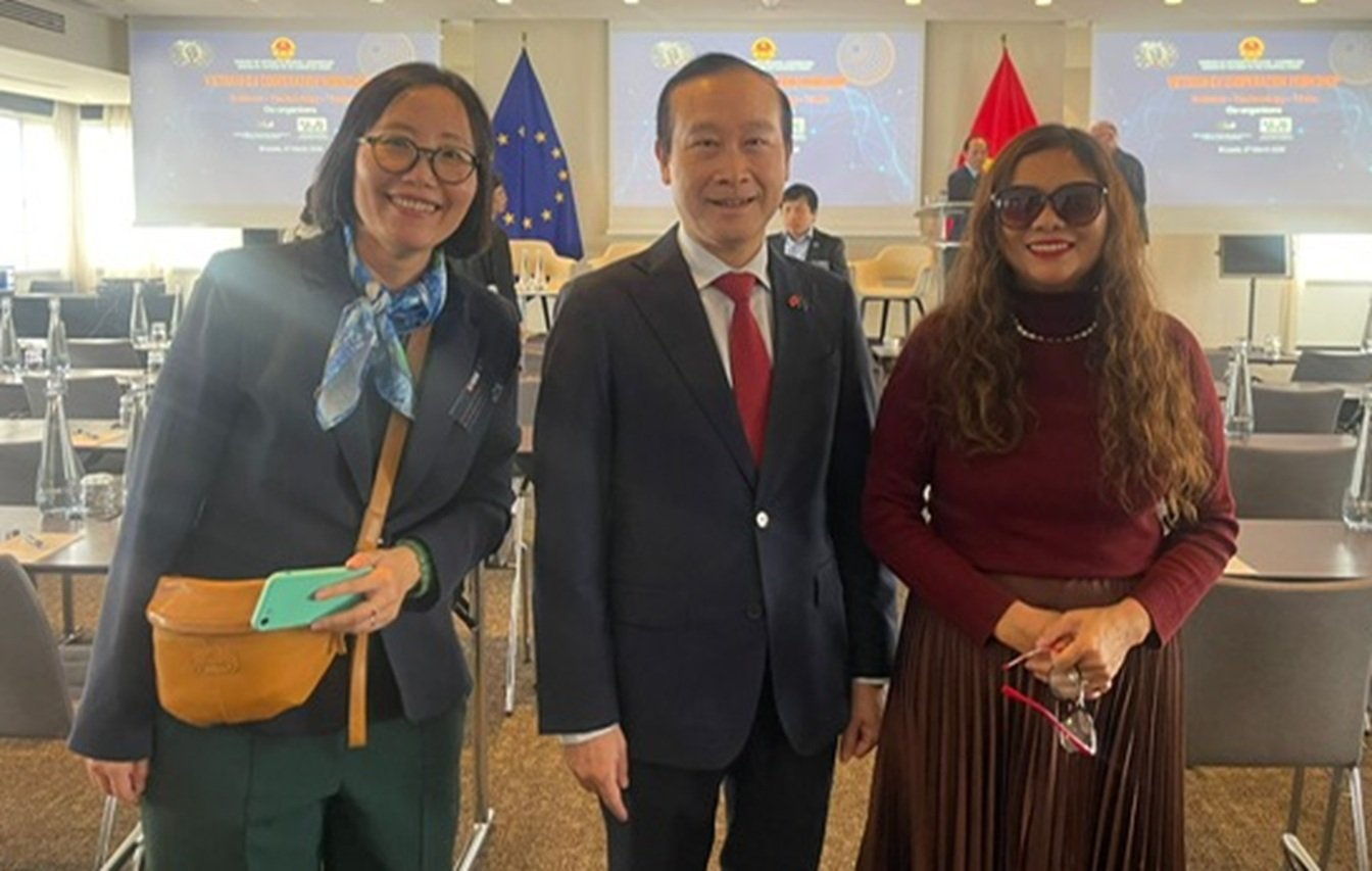 Gặp lại Đại sứ Việt Nam Nguyễn Văn Thảo ở thủ đô Brussels của Vương quốc Bỉ