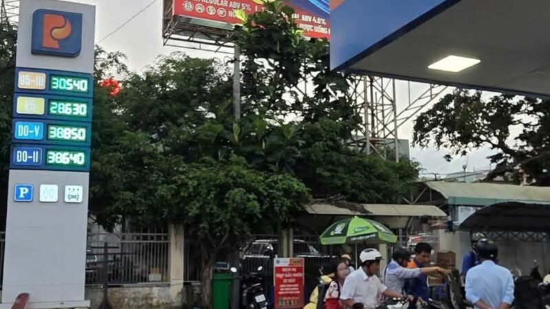 Giá xăng Đông Nam Á tăng mạnh với giá ở Lào cao hơn cả VN tính bằng USD