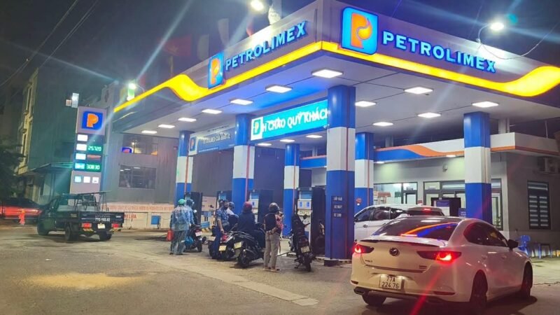 Nỗi lo thiếu xăng dầu ở Việt Nam: Nguyên nhân và giải pháp