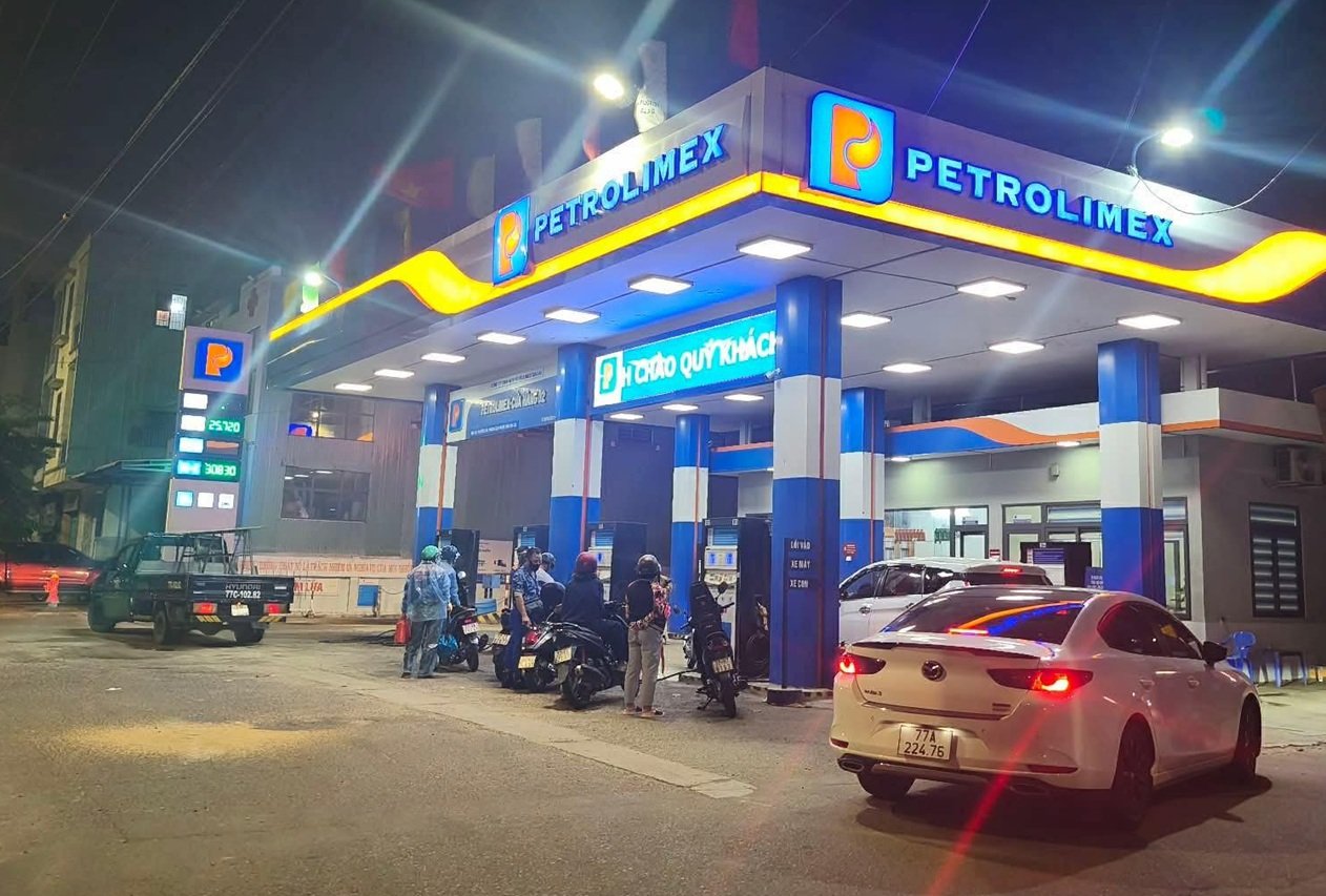 Nỗi lo thiếu xăng dầu ở Việt Nam: Nguyên nhân và giải pháp