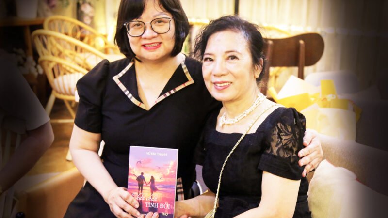 Tình đời chứa chan