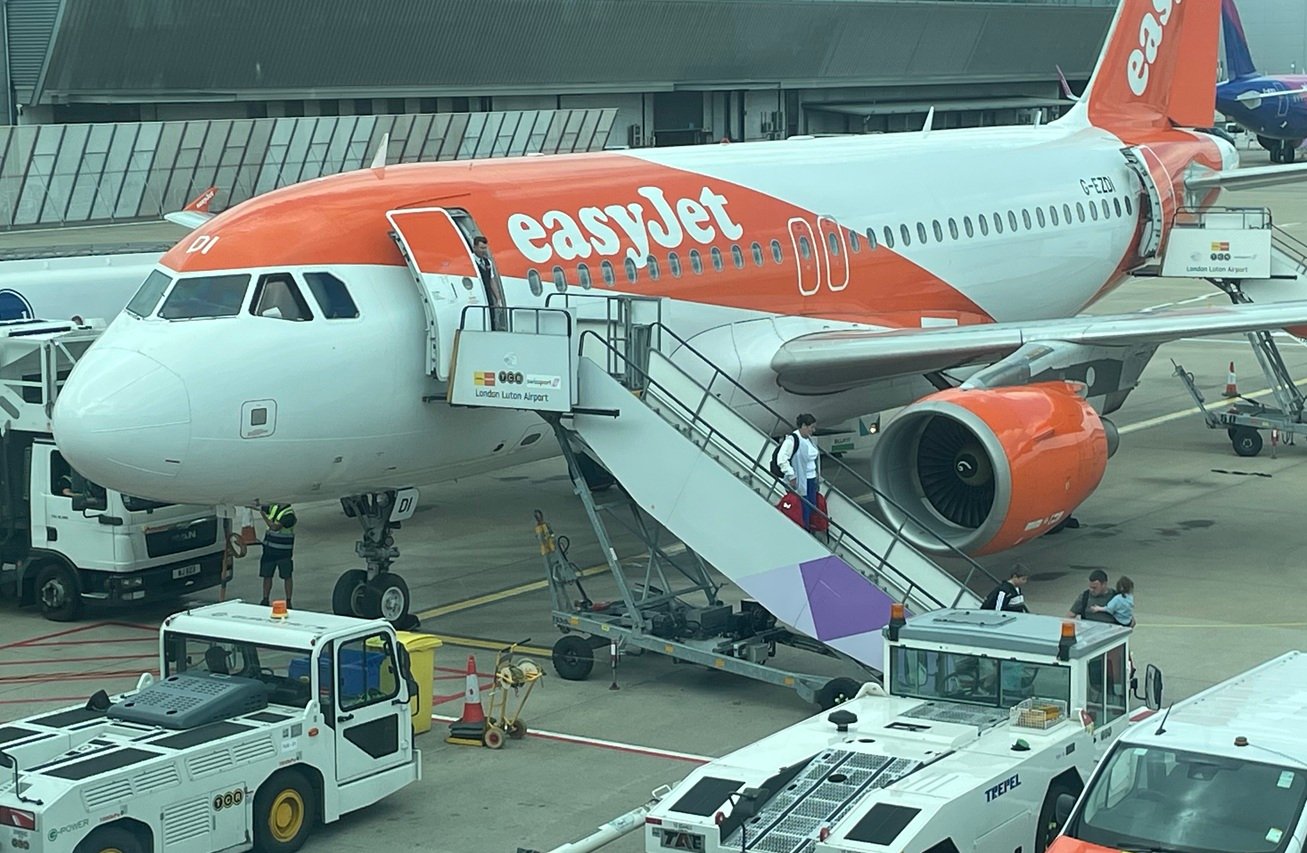 Hàng không: EasyJet, Lufthansa và KLM trước giá nhiên liệu tăng