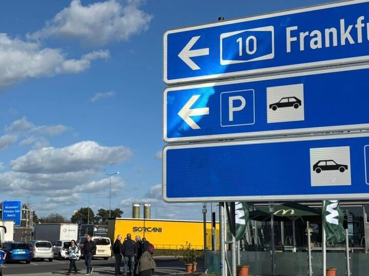 EES và kiểm tra sinh trắc học có tác động tới một số người Việt ở EU