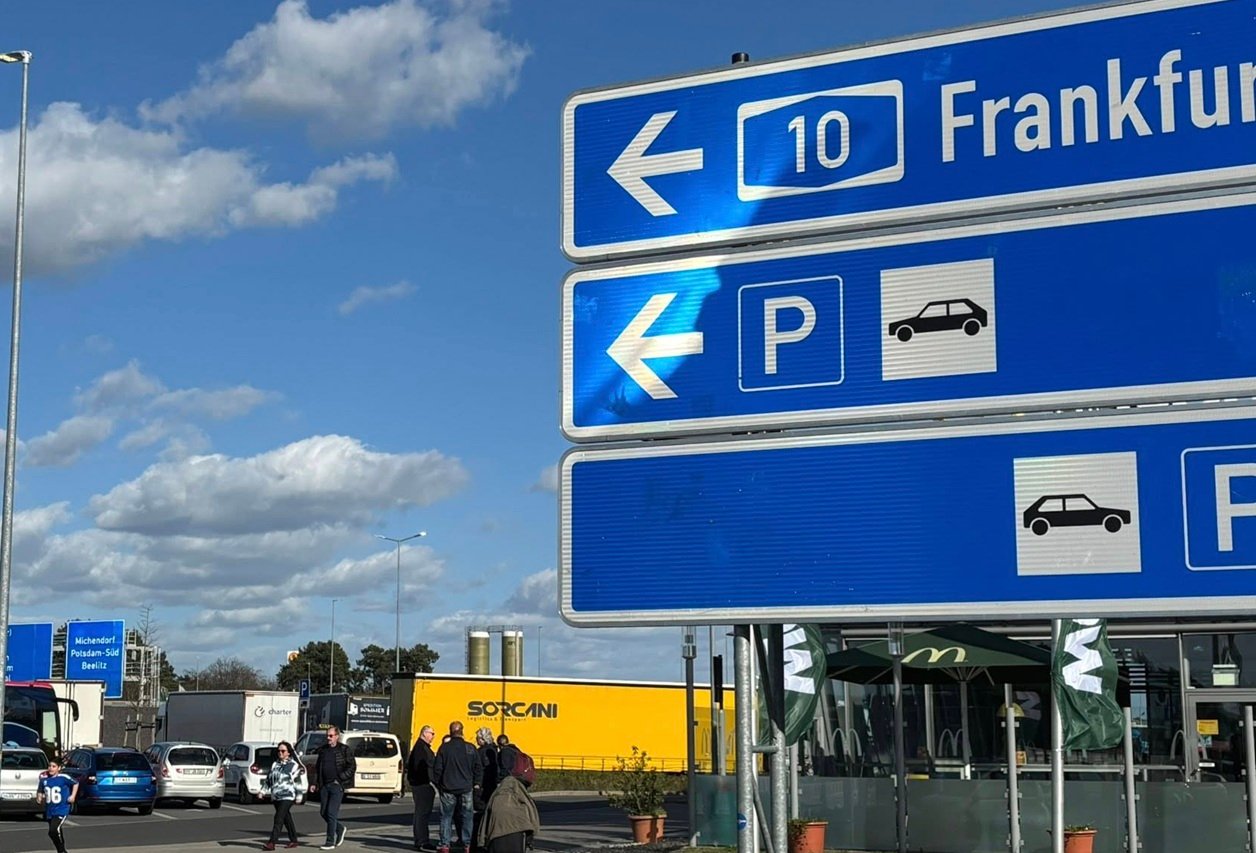 EES và kiểm tra sinh trắc học có tác động tới một số người Việt ở EU