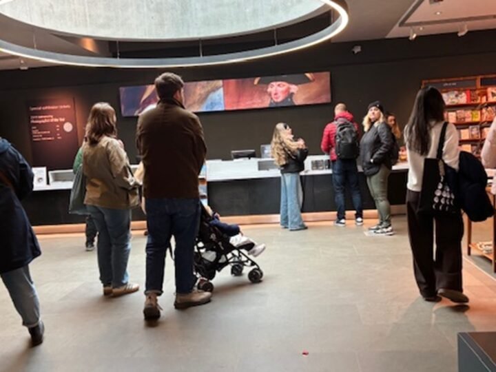 Sống ở Anh (bài 7): Nhóm nào được định cư ở Anh nhiều nhất?