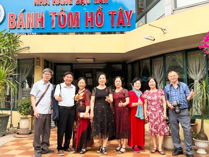 Hồ Tây ghi khắc tình thơ