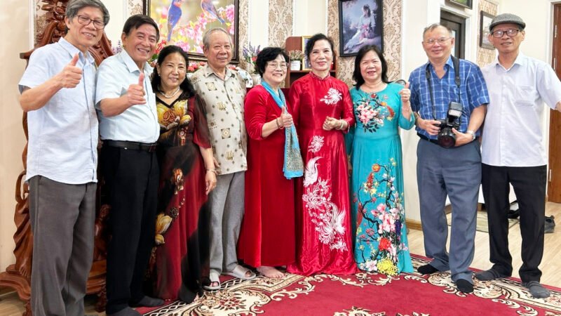 Luân Đôn – Hà Nội lung linh sáng ngời