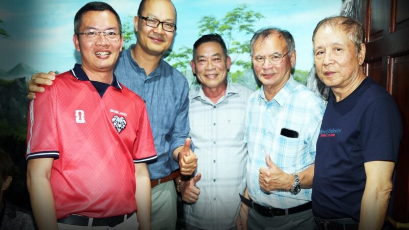 Buổi gặp mặt thân tình chia tay phóng viên Phong Hà.