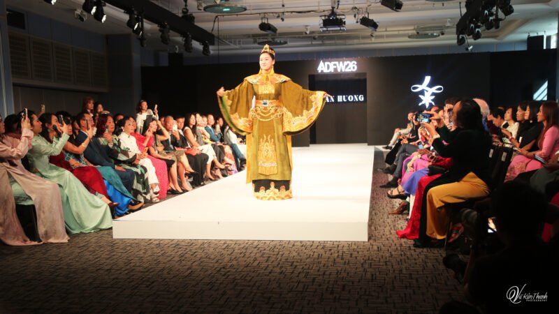 Áo dài Fashion week London 2026 : Khi di sản Việt Nam bước lên sân khấu thời trang quốc tế.